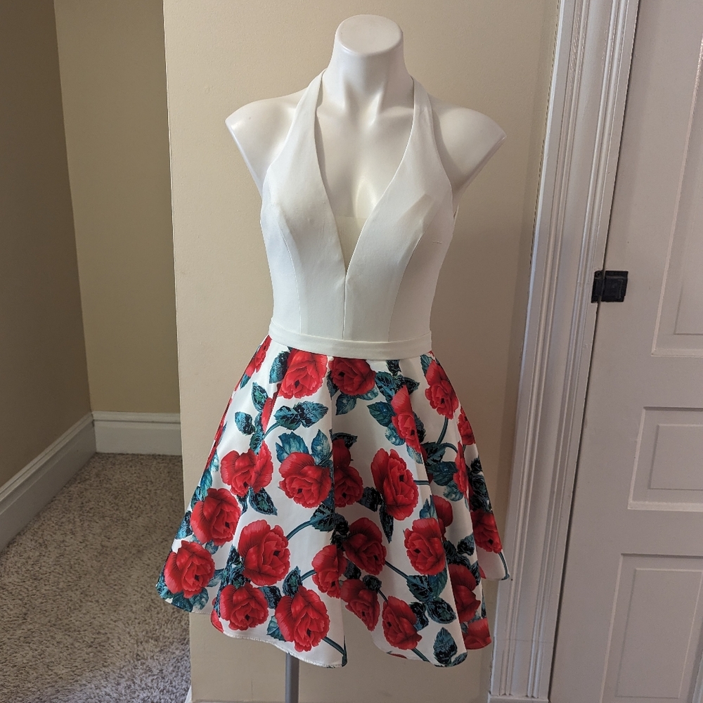 Juliet white with red rose print for and flare special occasion dress size XS